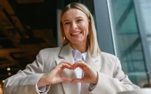 The Power of Oxytocin in Love, Leadership and Team Building